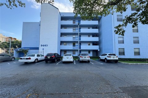 Copropriété à louer à Miami, Floride: 2 chambres, 91.42 m2 № 1367432 - photo 2