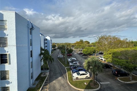 Copropriété à louer à Miami, Floride: 2 chambres, 91.42 m2 № 1367432 - photo 23