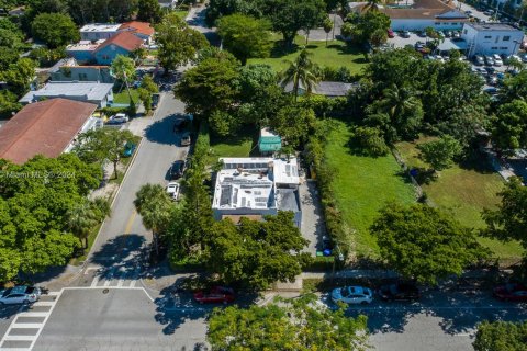 Propiedad comercial en venta en Miami, Florida № 1271077 - foto 2