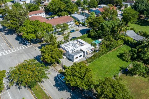 Propiedad comercial en venta en Miami, Florida № 1271077 - foto 3