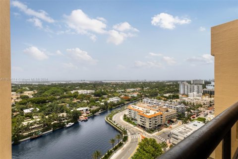 Condo in Miami Beach, Florida, 1 bedroom  № 1272603 - photo 18