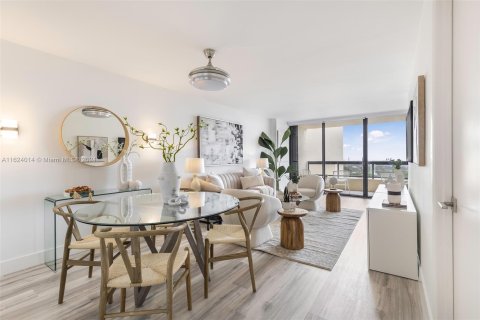 Condo in Miami Beach, Florida, 1 bedroom  № 1272603 - photo 2