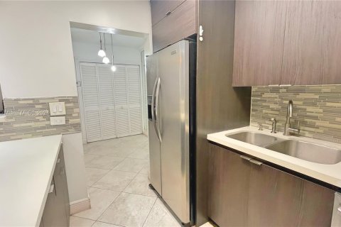 Condominio en venta en North Miami, Florida, 1 dormitorio, 67.35 m2 № 1404607 - foto 5