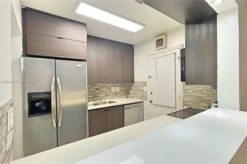 Condominio en venta en North Miami, Florida, 1 dormitorio, 67.35 m2 № 1404607 - foto 3