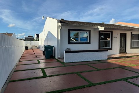 Casa en venta en Miami, Florida, 3 dormitorios, 94.3 m2 № 1404606 - foto 3