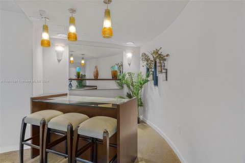 Condo in Miami, Florida, 1 bedroom  № 1368914 - photo 29