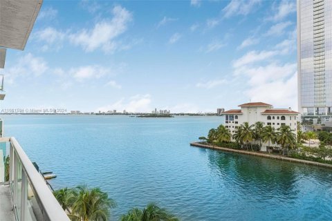 Condominio en alquiler en Miami, Florida, 1 dormitorio, 70.79 m2 № 1368914 - foto 26