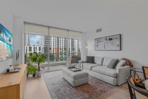 Condo in Miami, Florida, 1 bedroom  № 1368914 - photo 6