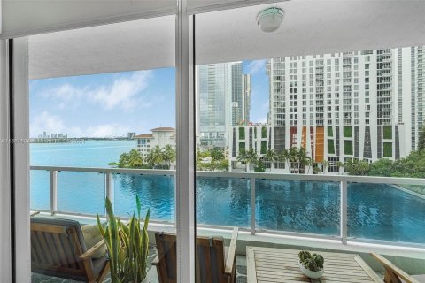 Condo in Miami, Florida, 1 bedroom  № 1368914 - photo 22