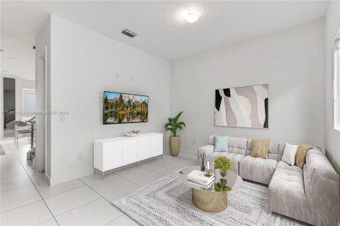 Townhouse in Doral, Florida 4 bedrooms, 216.93 sq.m. № 1368915 - photo 18