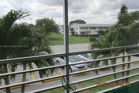 Condo in West Palm Beach, Florida, 1 bedroom  № 1128662 - photo 3