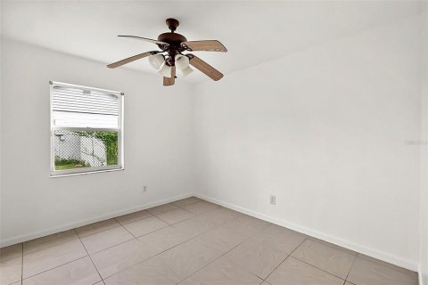 House in Kissimmee, Florida 4 bedrooms, 142.33 sq.m. № 1364541 - photo 20