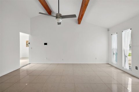 Villa ou maison à vendre à Kissimmee, Floride: 4 chambres, 142.33 m2 № 1364541 - photo 4