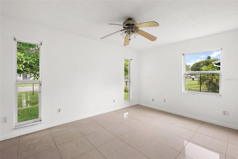 Villa ou maison à vendre à Kissimmee, Floride: 4 chambres, 142.33 m2 № 1364541 - photo 18