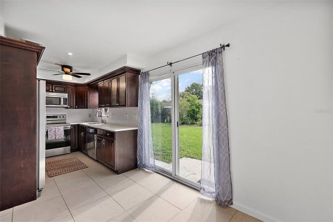 Villa ou maison à vendre à Kissimmee, Floride: 4 chambres, 142.33 m2 № 1364541 - photo 5