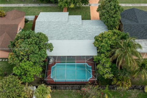 House in Miami, Florida 3 bedrooms, 142.05 sq.m. № 1229026 - photo 28