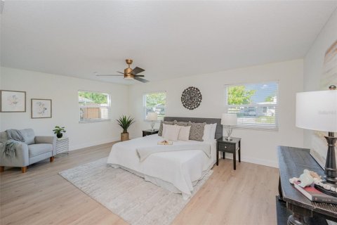 Casa en venta en Merrit Island, Florida, 4 dormitorios, 217.39 m2 № 1215002 - foto 17