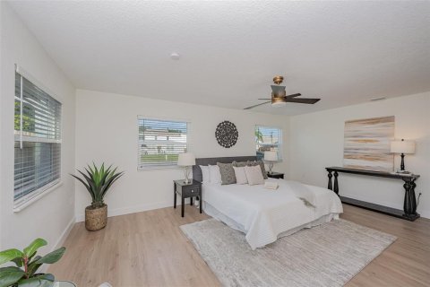 Casa en venta en Merrit Island, Florida, 4 dormitorios, 217.39 m2 № 1215002 - foto 18