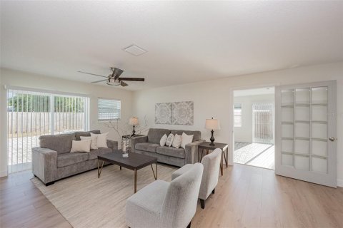 Casa en venta en Merrit Island, Florida, 4 dormitorios, 217.39 m2 № 1215002 - foto 5