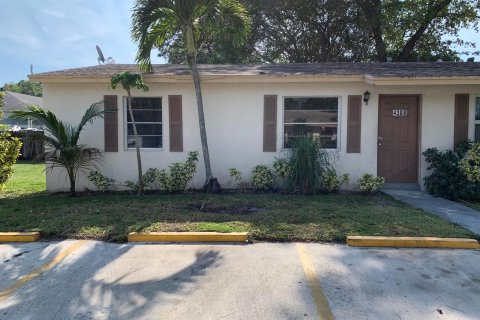 House in Lake Worth, Florida 3 bedrooms, 88.54 sq.m. № 919699 - photo 17