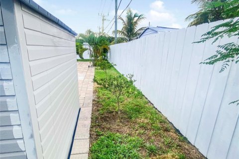 Villa ou maison à vendre à Pompano Beach, Floride: 3 chambres № 862837 - photo 8