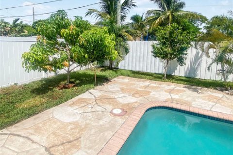 Villa ou maison à vendre à Pompano Beach, Floride: 3 chambres № 862837 - photo 11