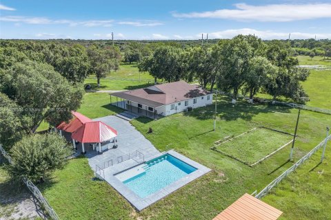 Casa en venta en Clewiston, Florida, 6 dormitorios, 307.32 m2 № 1306002 - foto 24