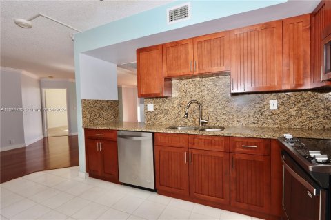 Copropriété à vendre à Aventura, Floride: 2 chambres, 109.72 m2 № 1399983 - photo 6