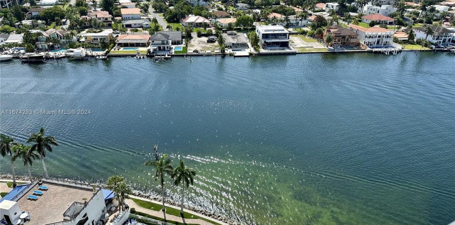 Condo à Aventura, Floride, 2 chambres  № 1399983