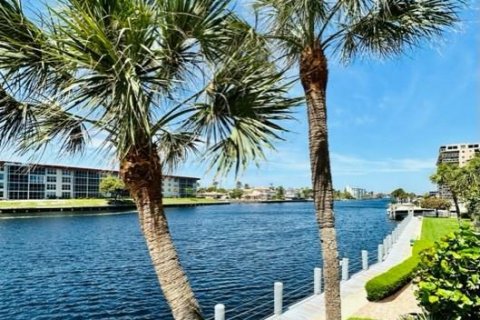 Condominio en venta en Hillsboro Beach, Florida, 2 dormitorios, 123.56 m2 № 919800 - foto 2