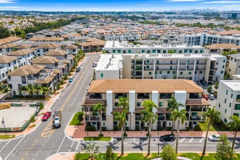 Townhouse in Doral, Florida 3 bedrooms, 259.1 sq.m. № 1233708 - photo 19