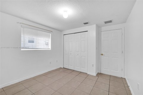 Condo in Miami, Florida, 2 bedrooms  № 602436 - photo 17