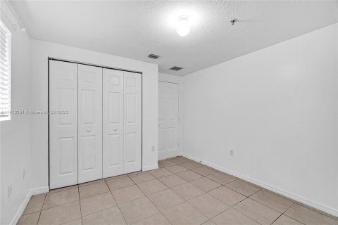 Condo in Miami, Florida, 2 bedrooms  № 602436 - photo 21