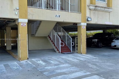 Condominio en venta en Miami, Florida, 2 dormitorios, 63.08 m2 № 602436 - foto 2