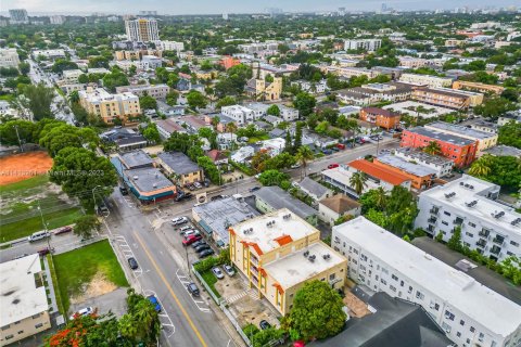 Condominio en venta en Miami, Florida, 2 dormitorios, 63.08 m2 № 602436 - foto 30