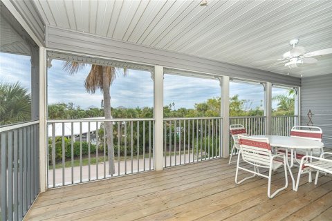 Condo in Placida, Florida, 2 bedrooms  № 916434 - photo 11