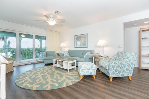 Condo in Placida, Florida, 2 bedrooms  № 916434 - photo 8