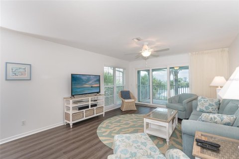 Condo in Placida, Florida, 2 bedrooms  № 916434 - photo 9