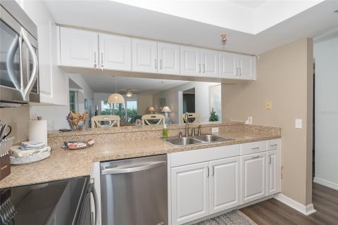 Condo in Placida, Florida, 2 bedrooms  № 916434 - photo 6