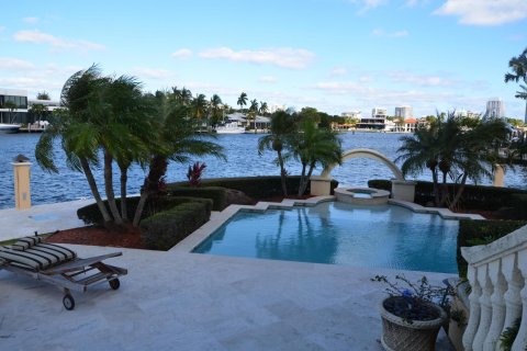 House in Fort Lauderdale, Florida 8 bedrooms, 1083.15 sq.m. № 907597 - photo 29