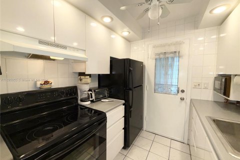 Condominio en venta en Miami, Florida, 1 dormitorio, 63.92 m2 № 1437091 - foto 3