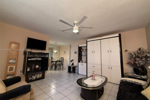 Condominio en venta en Miami, Florida, 1 dormitorio, 63.92 m2 № 1437091 - foto 6