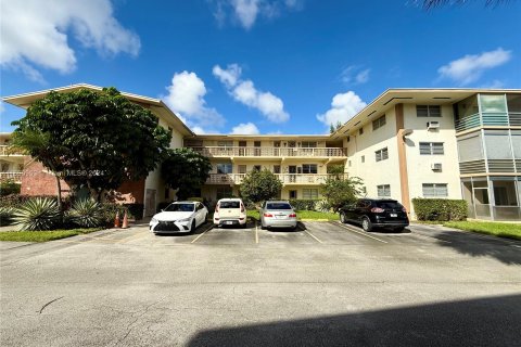 Condominio en venta en Miami, Florida, 1 dormitorio, 63.92 m2 № 1437091 - foto 1