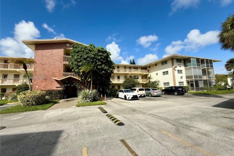 Condominio en venta en Miami, Florida, 1 dormitorio, 63.92 m2 № 1437091 - foto 19