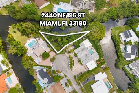 Купить земельный участок в Майами, Флорида № 1101968 - фото 8