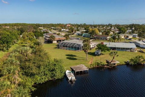 Villa ou maison à vendre à North Port, Floride: 3 chambres, 113.81 m2 № 807872 - photo 3