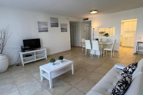 Condominio en venta en Hollywood, Florida, 2 dormitorios, 103.12 m2 № 1235644 - foto 2