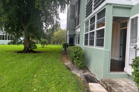 Condo in Hollywood, Florida, 1 bedroom  № 1174162 - photo 3