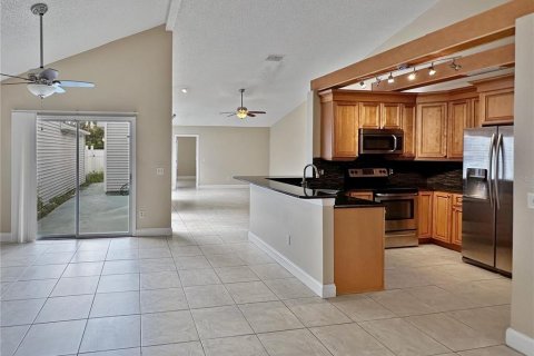 Touwnhouse à vendre à Casselberry, Floride: 2 chambres, 109.9 m2 № 1392133 - photo 5