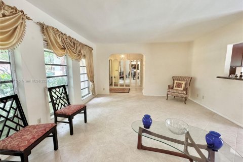 Villa ou maison à vendre à Coral Springs, Floride: 4 chambres, 167.97 m2 № 1329876 - photo 14